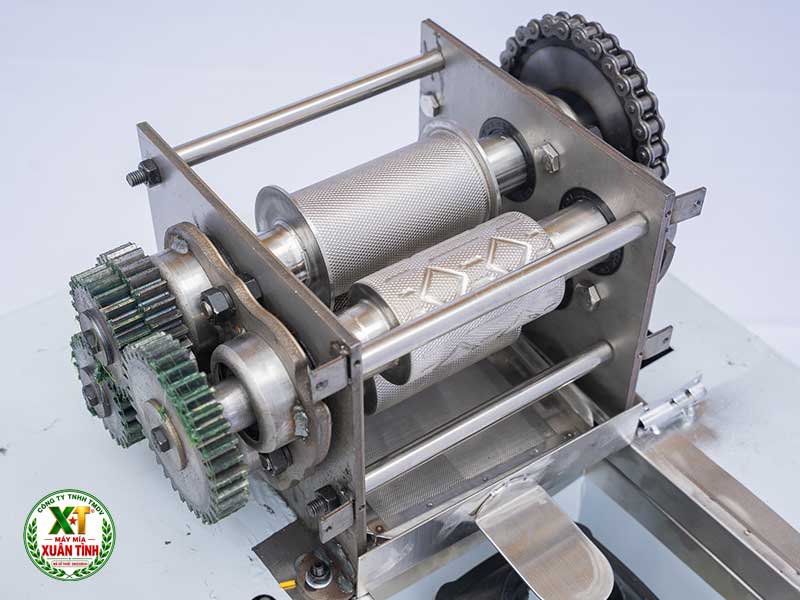 Mổ xẻ đầu ép Máy Mía 4 Lô Xuân Tình: Nâng cấp 16 bạc đạn inox? Mổ xẻ đầu ép Máy Mía 4 Lô Xuân Tình: Nâng cấp 16 bạc đạn inox?